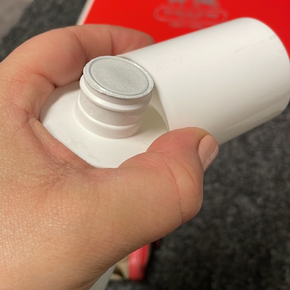 Coach wristlet with original box and fabric cleaner - Picture 4 of 11